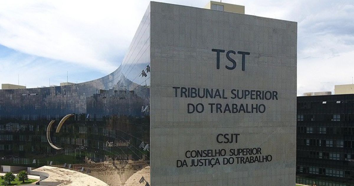 TST decide que emprego simultâneo como CLT e PJ é fraude trabalhista; saiba