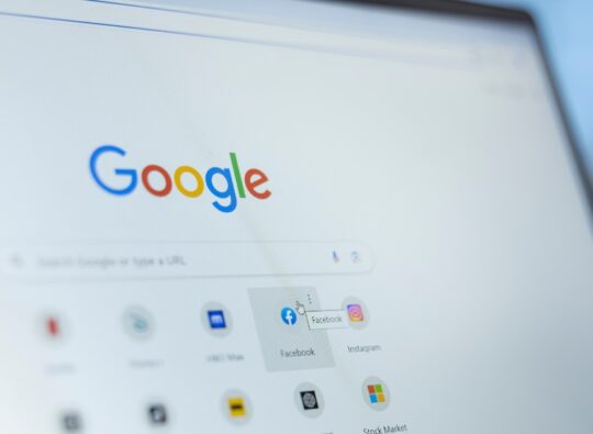 Google impõe retorno ao presencial sob ameaça de demissão
