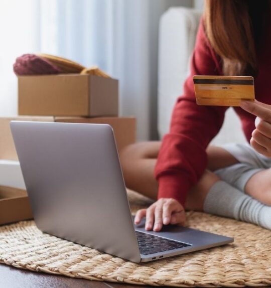 TikTok lança plataforma de compras no Brasil, com sistema de vendas com vídeos