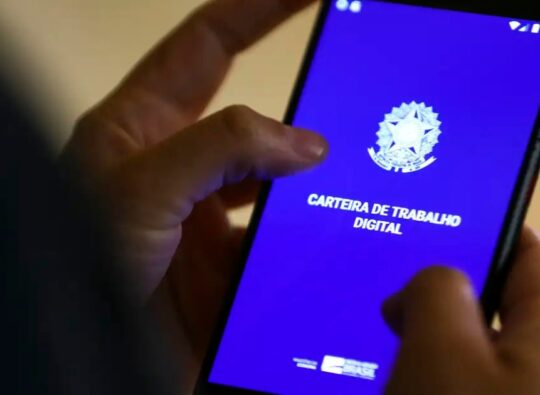 Carteira de Trabalho Digital liga candidatos a vagas de emprego; saiba