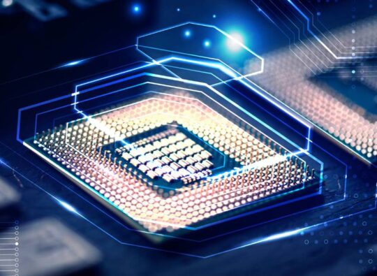 Nvidia atinge US$ 4 trilhões em valor de mercado e lidera corrida da IA