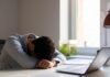 Banida na China, escala de trabalho 996 ressurge dentre startups nos EUA