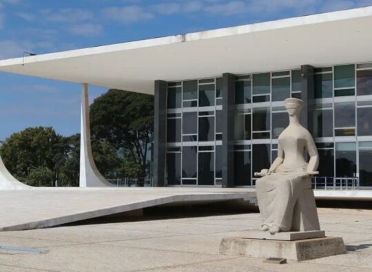 Afastamento de vítimas de violência doméstica terá custos divididos, decide Supremo