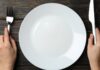 VR não cobre almoço e trabalhadores usam salário para comer, diz pesquisa