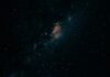 Astrônomos descobrem halo invisível de matéria escura em Cruz de Einstein