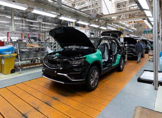 Guerra dos chips: tensão entre China e Holanda ameaça montadoras brasileiras