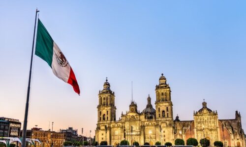México anuncia reforma trabalhista com aumento do salário mínimo e redução da jornada