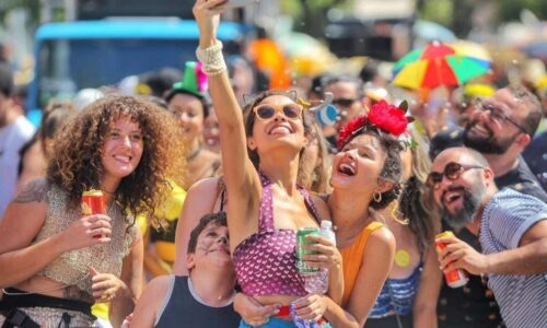 Veja como aproveitar o Carnaval sem prejudicar a imagem profissional