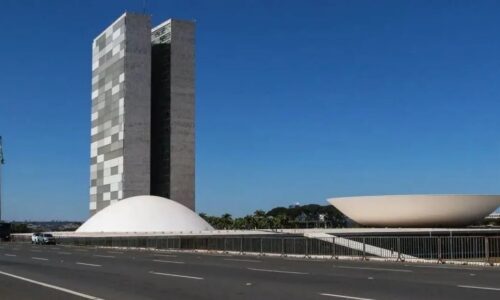 Overwatch 2 deixa de vender loot boxes no Brasil após Lei Felca