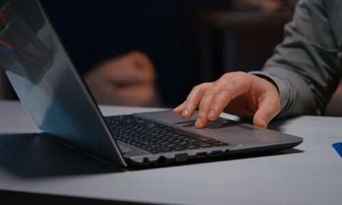 Brasil fica à margem da corrida por IA em dispositivos