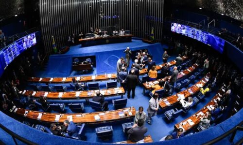 Senado aprova projeto que cria IA para monitorar agressores de mulheres