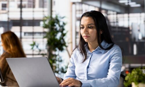 Desigualdade de gênero em TI persiste e afeta competitividade de empresas