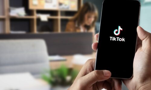 Meta e TikTok flexibilizaram moderação em prol de audiência, dizem denúncias