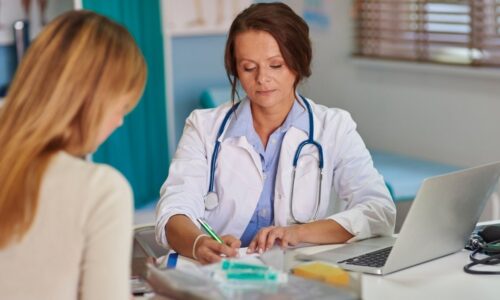 Senado aprova projeto que obriga empresas a divulgar direito a folga para exames