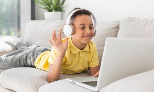 Vídeos infantis feitos por IA se espalham no YouTube e preocupam especialistas