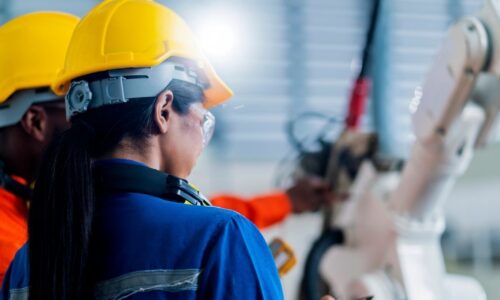 Uso de IA na indústria cresce, mas ainda enfrenta limitações