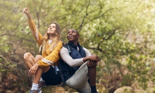 Jovens trocam smartphones por celulares simples para ‘detox’ digital