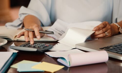 Contadores apontam falhas no IR pré-preenchido e cobram resposta da Receita