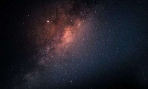 IA promete revolucionar astronomia recuperando imagens do universo