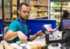 Escala 5×2 melhora retenção de funcionários sem afetar vendas em rede de mercados