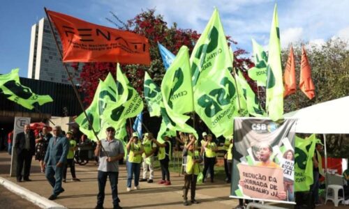 Comissão da Câmara aprova fim da escala 6×1 e redução da jornada
