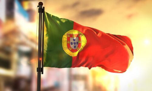 Greve geral: Avanço de reforma trabalhista paralisa setores em Portugal