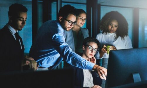 Empresas aceleram aposta em IA, que se torna principal foco de investimento em tecnologia