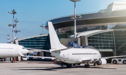 American Airlines tem decolagens interrompidas após falha de TI