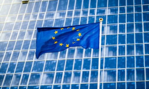 Meta pode ser multada após UE apontar design viciante em redes sociais