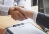 Trocar de emprego ou ficar anos na mesma empresa? Especialistas explicam estratégias