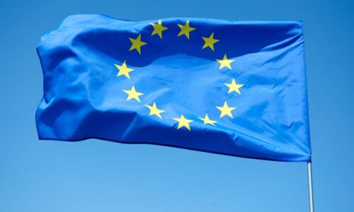 UE amplia regras da Lei da IA com novas exigências para empresas