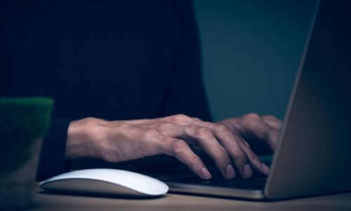 Golpes já atingiram 22% dos brasileiros durante compras em datas comemorativas