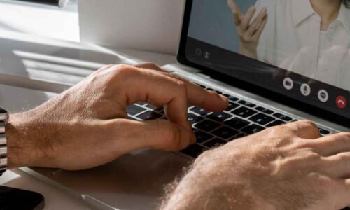 IA encontra falha no Zoom que permitia ataques durante videochamadas