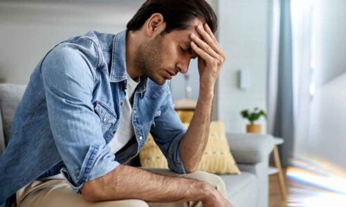 Brasileiros enfrentam piora na saúde mental e buscam apoio na inteligência artificial