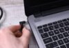A bateria do notebook estraga se ficar na tomada o tempo todo?