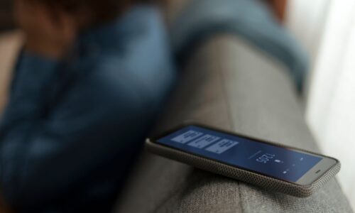 Até 20% dos casos de depressão entre jovens podem ter relação com excesso de telas