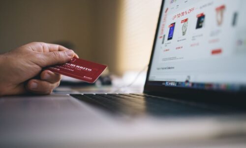 Falhas em sites abalam confiança e levam clientes a interromper compras