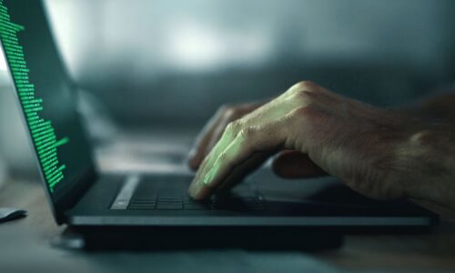 Agentes de IA acendem alerta sobre ataques cibernéticos contra o sistema financeiro